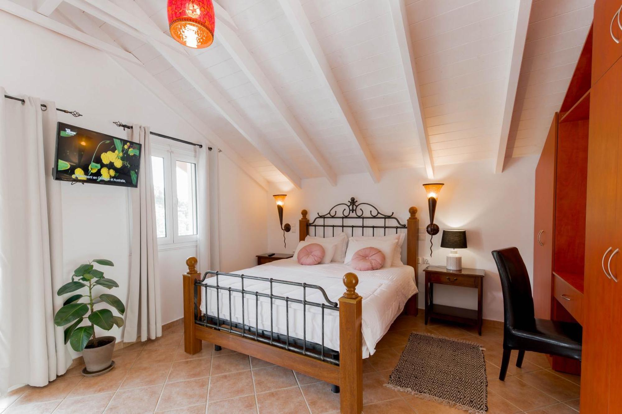 Tramonto Maisonettes & Suites Parga Bagian luar foto